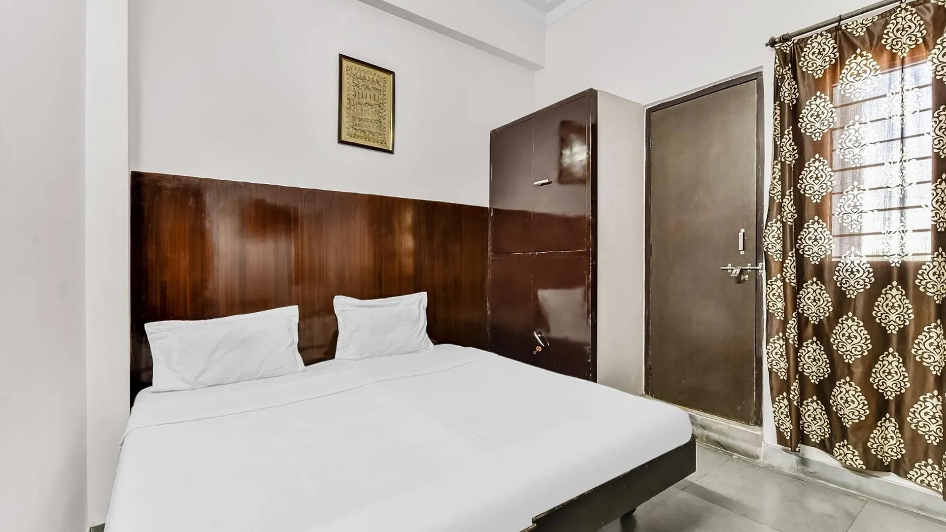 Hotel Spot On Unique Residency Udajpur 3*,