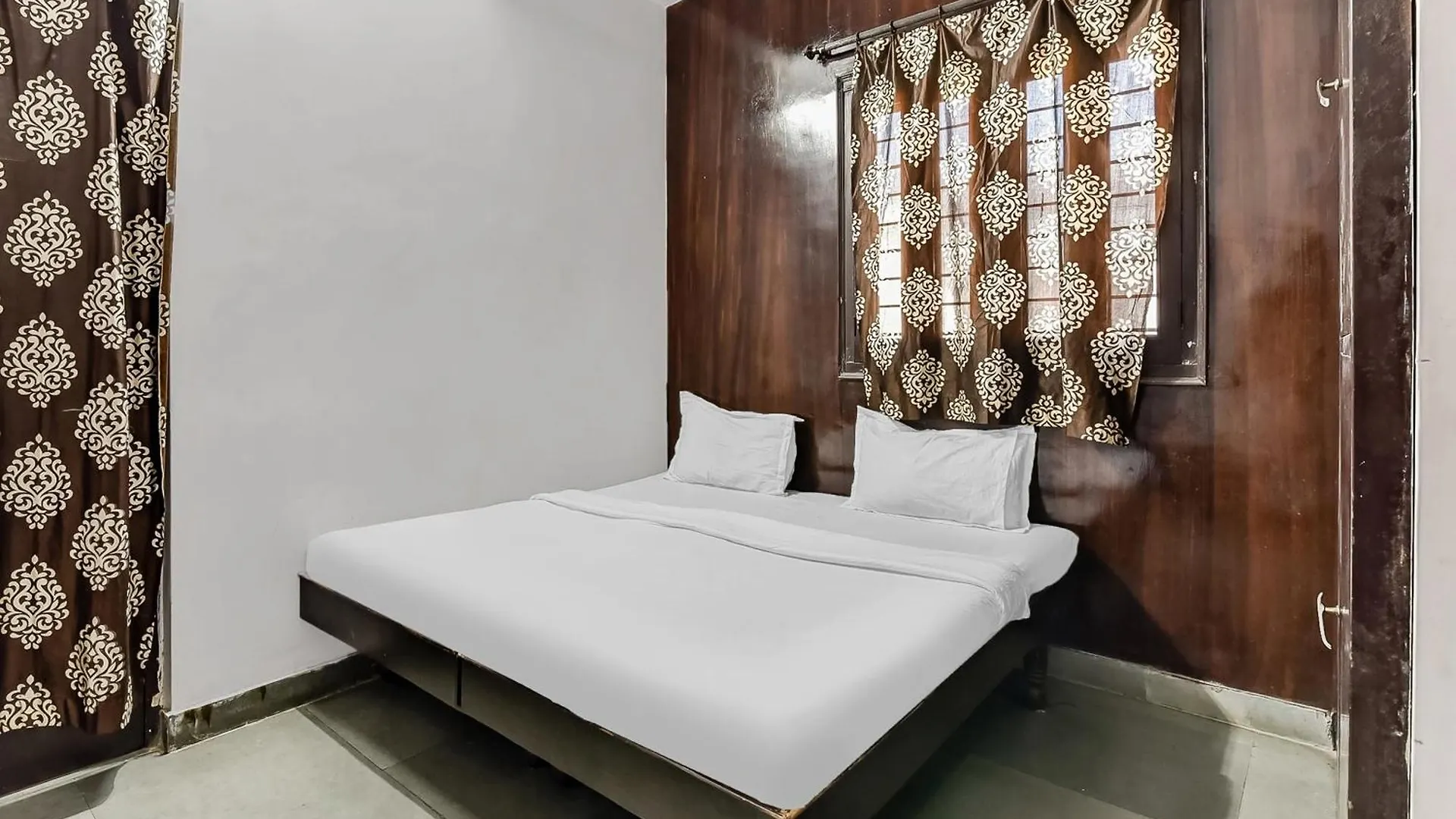 Hotel Spot On Unique Residency Udajpur