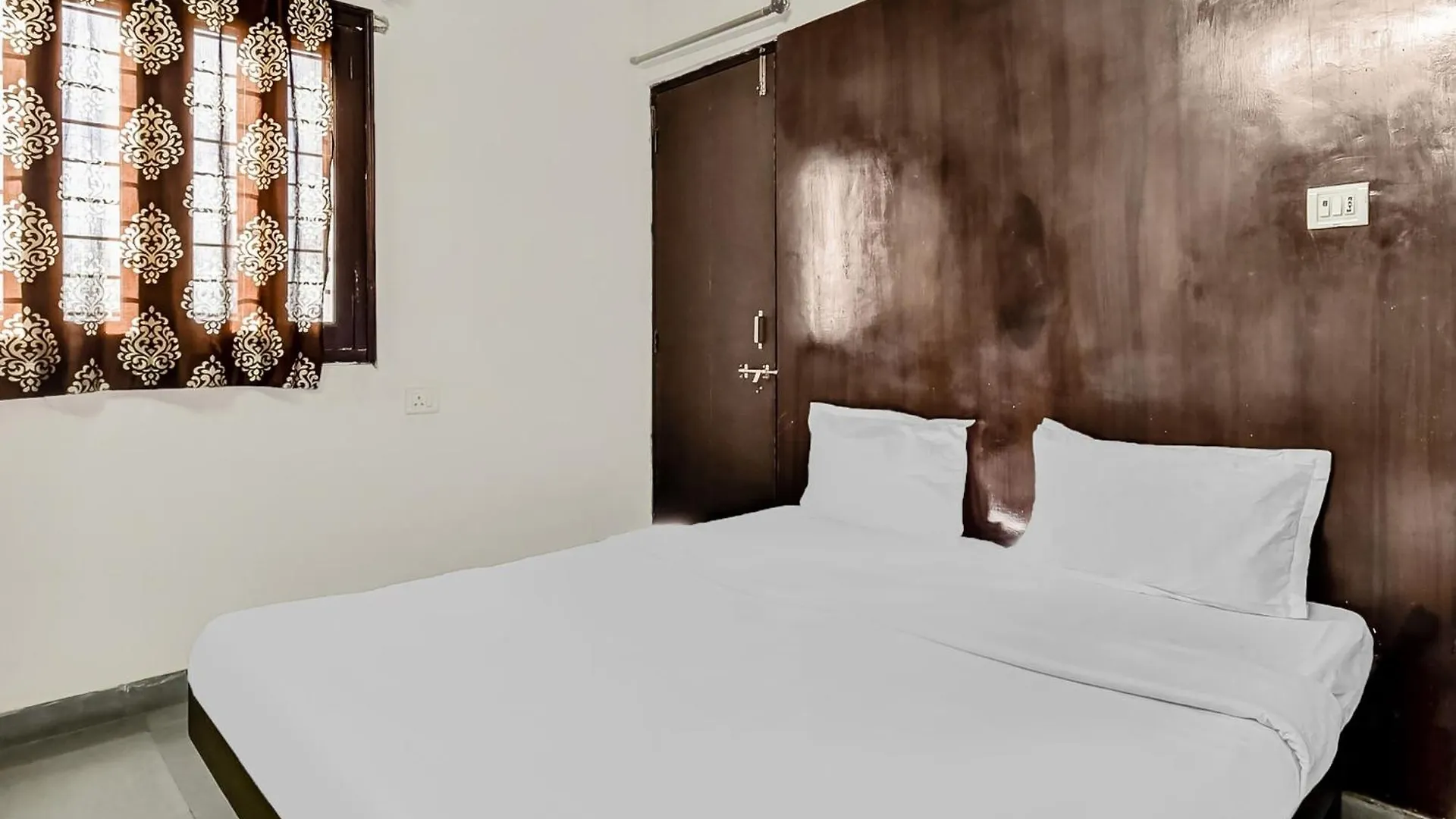 Hotel Spot On Unique Residency Udajpur