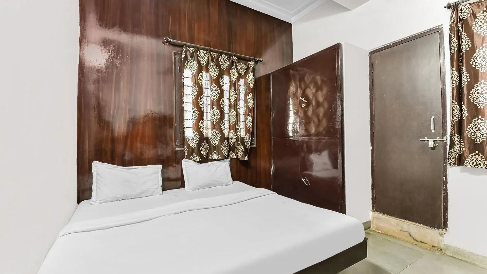 Hotel Spot On Unique Residency Udajpur